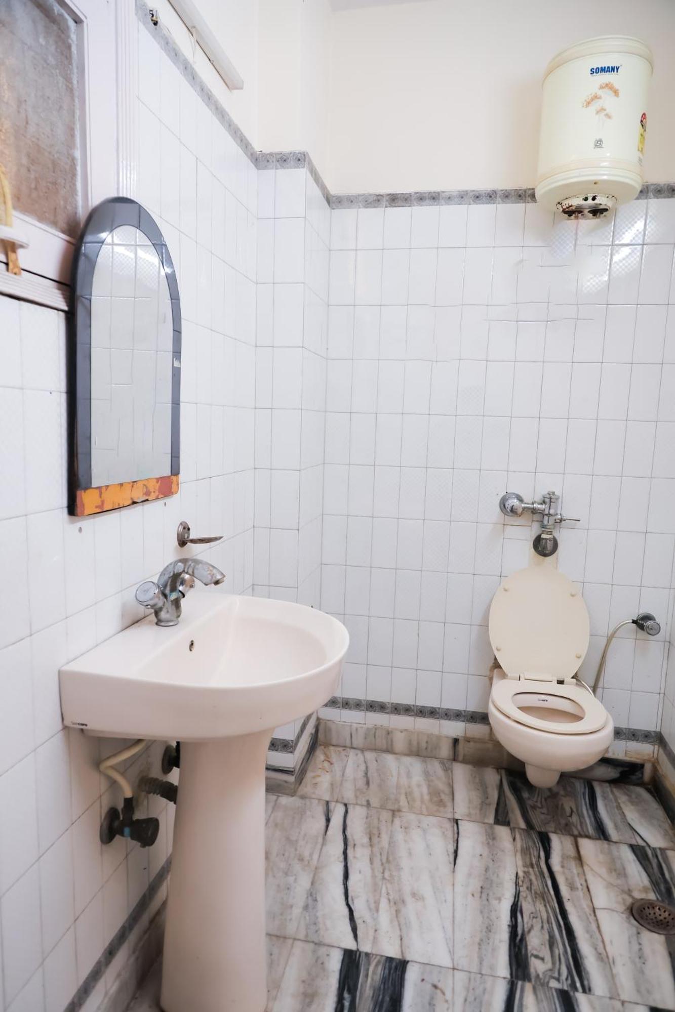 Hotel Green Villa - Near Anand Vihar Station Nuova Delhi Esterno foto